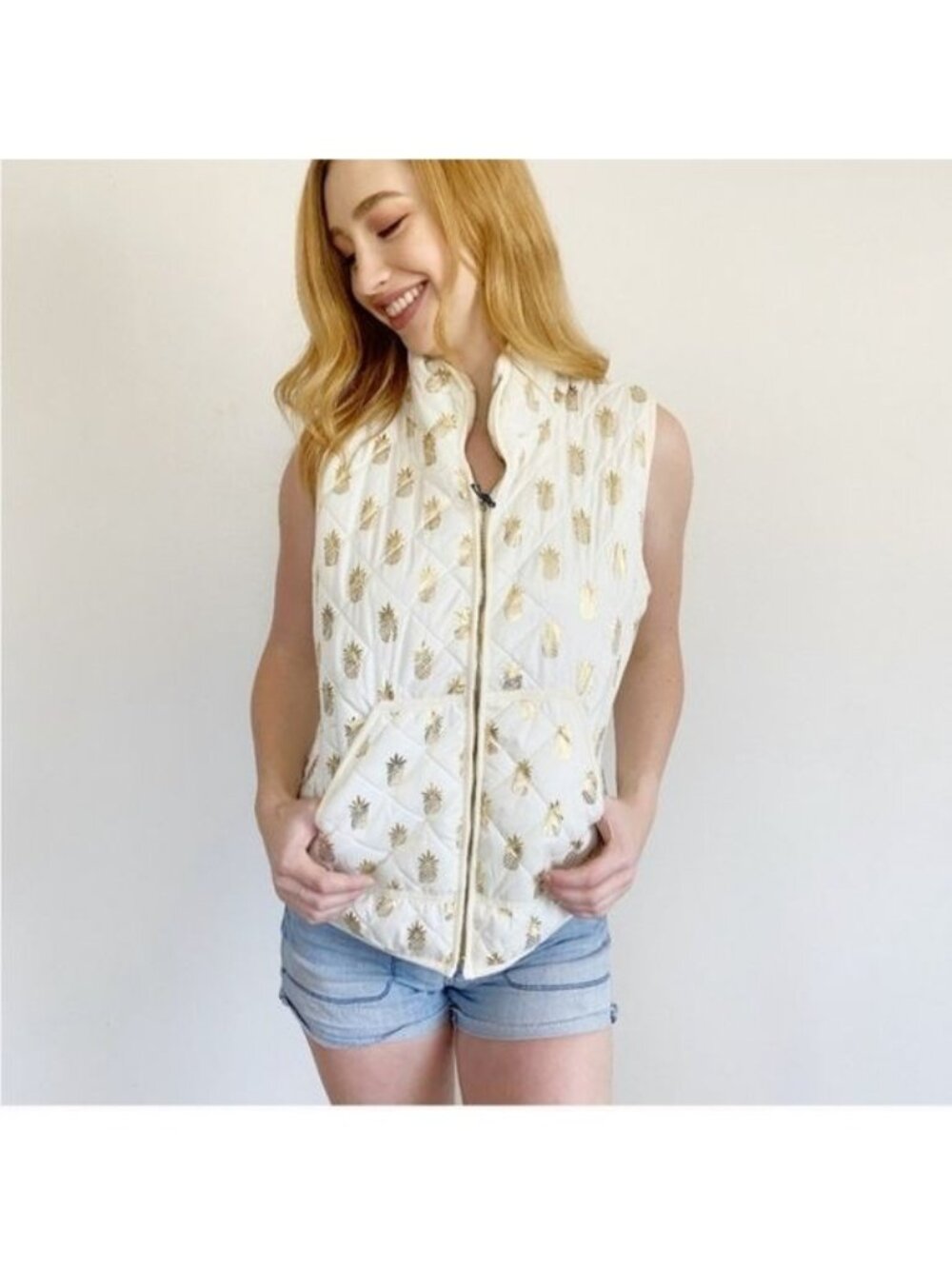 Simply Southern Women’s Vest Size Small Cream Gold Pineapples Puffer Zip Up